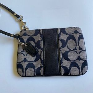 Wristlet
